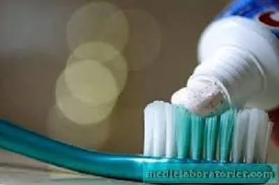 معجون اسنان خالي من الفلورايد